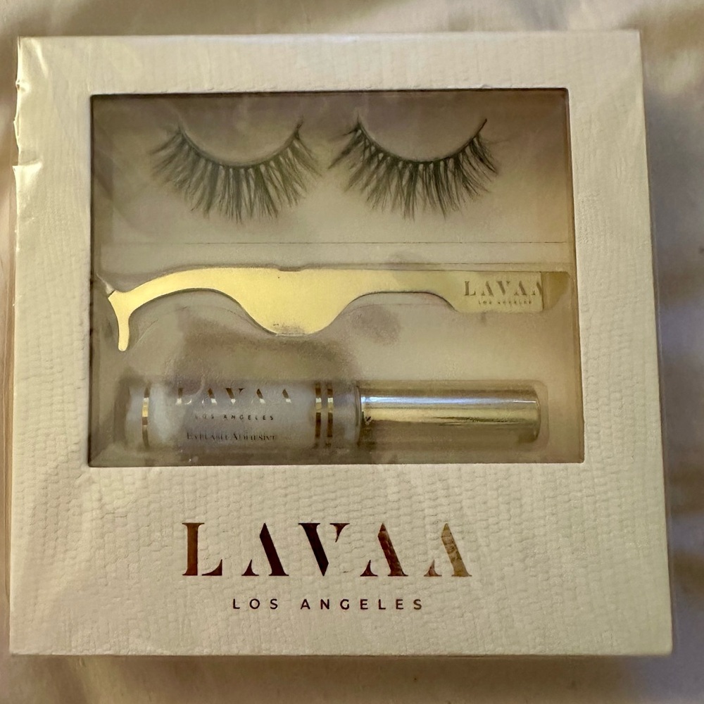Brand new sealed Lavaa Los Angeles Eyelash Kit